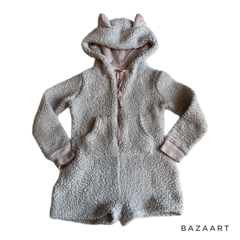 XS girls’ Sleep suit in well loved condition 🤍🩷